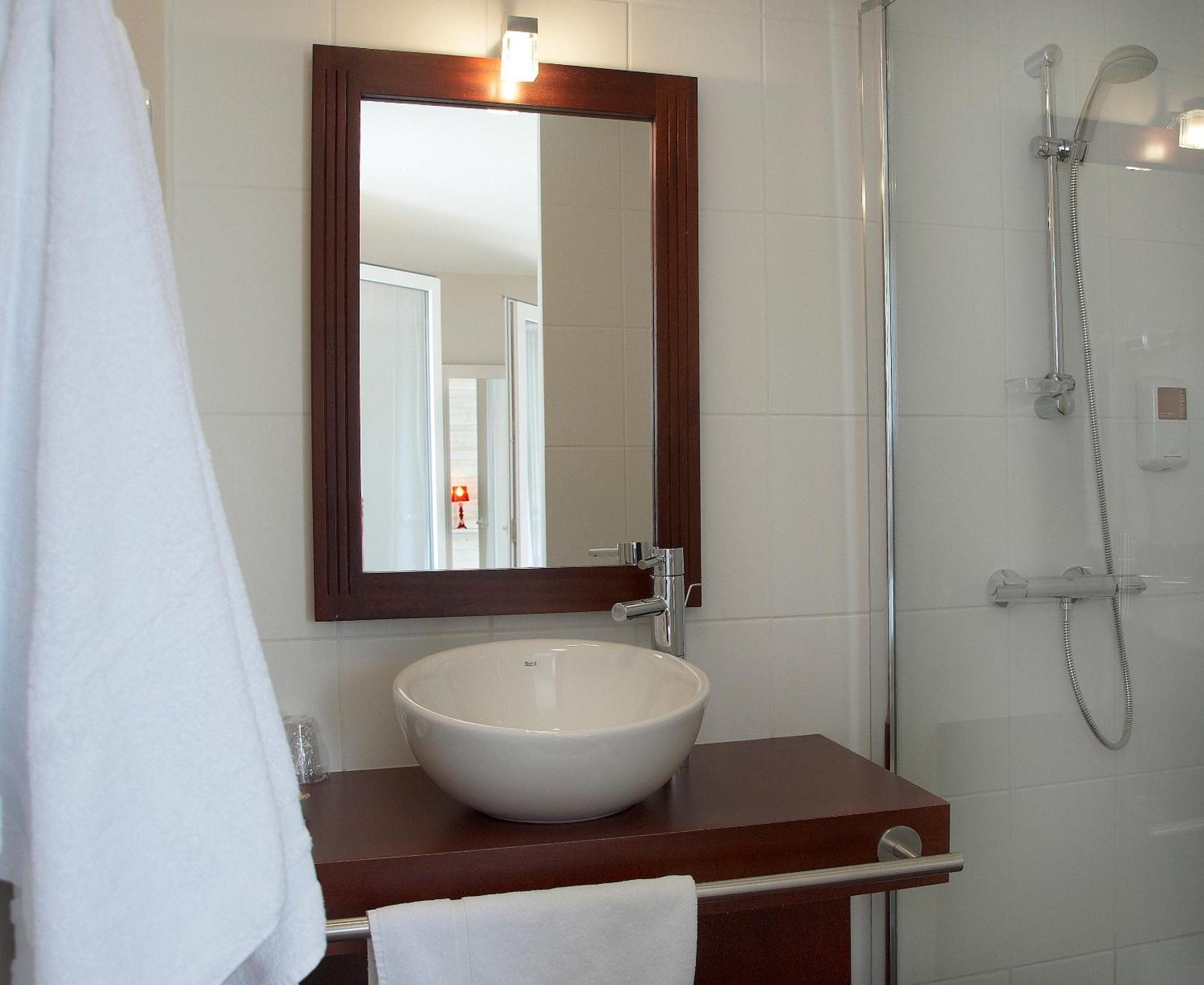 Logis Vent D'iroise Hotel